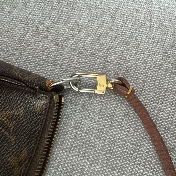 Authentic Louis Vuitton Pochette Shoulder Bag or Clutch w/Dust Bag - Picture 5 of 16